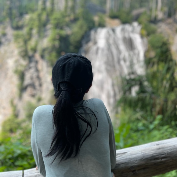 Meet your Posher, Clarissa - Picture 1 of 1